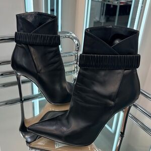 Gianvito Rossi ankle bootie